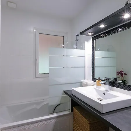 בית נופש Le Logis De - Maison Climatisee Piscine *