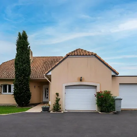 Сasa de vacaciones Le Logis De - Maison Climatisée Piscine *