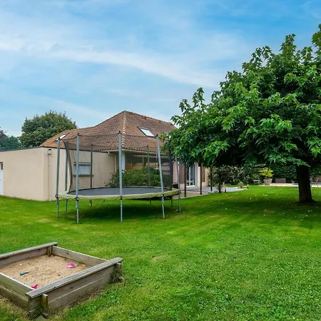 Сasa de vacaciones Le Logis De - Maison Climatisée Piscine *